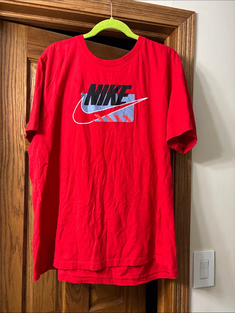 Nike Men’s Red Graphic Logo Tee